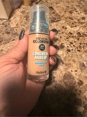 Revlon ColorStay Longwear Makeup - Natural Tan (330) Bottle